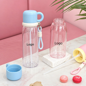Vaso de Plástico PC de 750 ml con Pajita, Botella de Agua Deportiva Portátil de Gran Capacidad Resistente al Calor, Reutilizable para Estudiantes, Viajes y Actividades al Aire Libre - Product Image 5