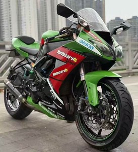 Motocicleta <span class=keywords><strong>Kawasaki</strong></span> <span class=keywords><strong>ZX10R</strong></span> de 600cc, 4 Cilindros, Refrigerada por Agua, de Gasolina, Superdeportiva, para Pista y Calle, Motor Potente, Velocidad Máxima >80km/h - Product Image 2