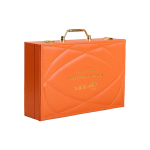 Caja de regalo de cuero Yongyue para cosméticos y productos de cuidado de la piel, hecha a medida con herrajes dorados. - Product Image 4