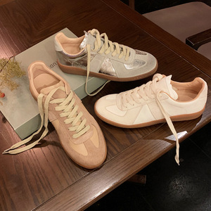 Nouvelle Arrivée 2026 – Baskets Coréennes Décontractées à Semelle Souple Bicolore, Bout Rond, Lacets et Semelle Épaisse, Amincissantes, Sportives et Décontractées pour Femme – Collection Printemps - Product Image 1