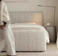 Chambre principale, style crème, lit double minimaliste, nouveau modèle