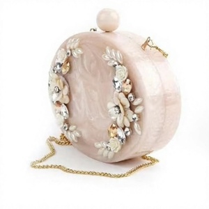 Porte-clés en résine époxy peint à la main, accessoire de mode féminin avec thème ange, forme irrégulière, directement du fabricant indien - Product Image 1