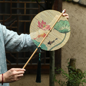 Abanico Redondo de Bambú y Seda de Color Natural, Impreso con Diseño Floral, Abanico Tradicional Chino para Hanfu, Enrollable y Práctico - Product Image 1