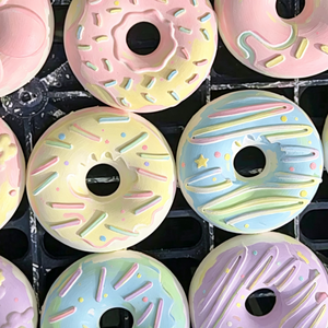 Donut <span class=keywords><strong>de</strong></span> Yeso Blanco sin Pintar, Adorno <span class=keywords><strong>de</strong></span> Yeso en Relieve 3D, Kit <span class=keywords><strong>de</strong></span> Manualidades para Niños, Pintura DIY, Clase <span class=keywords><strong>de</strong></span> Arte, Manualidades - Product Image 3