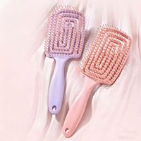 Peigne à dos creux à double usage pour la maison, massage du cuir chevelu, peigne anti-moustiques avec un design de labyrinthe incurvé pour des cheveux lisses