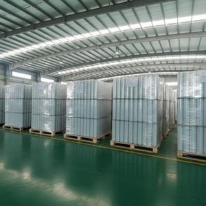 Película Estirable de Alta Calidad LLDPE para Envoltura de Palés, Resistente a la Humedad, Grado Industrial, Dureza Suave, Colores Impresos Personalizados - Product Image 3