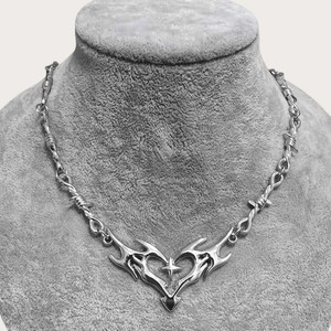 Gargantilla Corazón de Llama Cruzada Punk Gótica Y2K de Aleación con Espinas y Alambre de Púas, <span class=keywords><strong>Cadena</strong></span> de Eslabones con Dijes Hippie para Mujeres, Hombres y Niños - Product Image 3