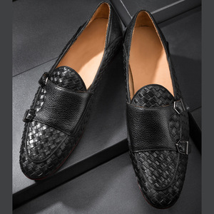 Chaussures Oxford en cuir pour homme, sur mesure, de haute qualité, gravées, pour occasions formelles et décontractées. - Product Image 3