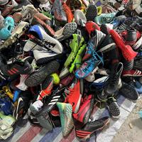 Toptan uluslararası markalı ikinci el sneaker ayakkabı spor kullanılan futbol futbol ayakkabıları orijinal markalı balya erkekler için