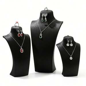 WEIMEI Présentoir de collier en cuir PU noir pour pendentif Logo personnalisé - Product Image 1