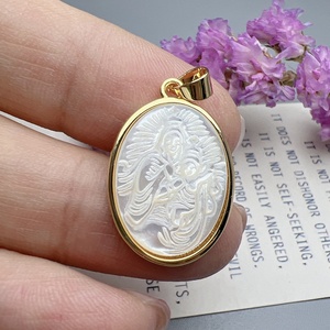 Ciondoli e Charms Personalizzati all'Ingrosso in Madreperla Naturale con Colomba della Pace, Vergine Maria, Guadalupe e <span class=keywords><strong>Angelo</strong></span> per Creazione di <span class=keywords><strong>Gioielli</strong></span> - Product Image 3