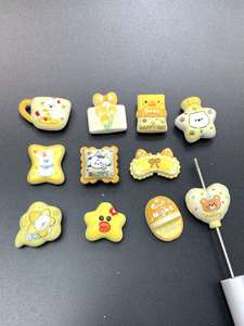 Manik-manik timbul dua sisi seri warna kopi lucu DIY tembus lubang, aksesoris manik-manik bermotif - Product Image 3