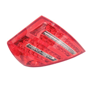 ไฟท้ายรถเมอร์เซเดส-เบนซ์ เอส-คลาส W221 สีแดง อัพเกรด ชุดแต่ง ไฟท้ายแบบฮาโลเจน ซีนอน - Product Image 4