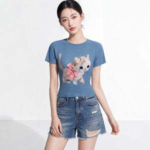 เสื้อยืดคอกลมแขนสั้นผู้หญิง ผ้าโพลีเอสเตอร์ระบายอากาศได้ดี พิมพ์ลายการ์ตูนแมว ทรงปกติ สไตล์ลำลอง น่ารัก สำหรับฤดูใบไม้ผลิและฤดูร้อน - Product Image 2