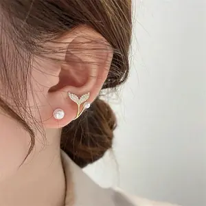 Anting-Anting Giwang Mutiara Ekor Ikan Zircon Mewah Cahaya Baru Korea untuk Wanita Mode Kristal Imitasi Mutiara Anting-Anting Manis Perhiasan Gadis