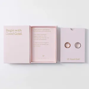 Kotak perhiasan kertas pink panas kreatif mewah logo kustom cincin pertunangan ramping cincin
