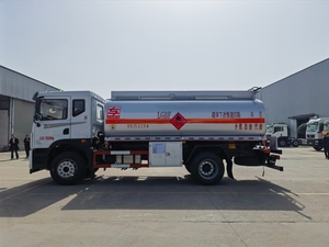 Dongfeng Huashen T5 nuevo 15,5 CBM chasis de mercancías peligrosas Camión cisterna de petróleo Tanque de combustible diésel Camión Fábrica Dirce Suministro para la venta - Product Image 4