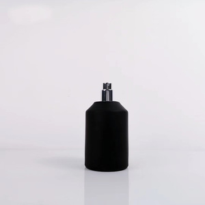 OEM grande capacité noir 100ml <span class=keywords><strong>flacon</strong></span> de parfum en verre baïonnette <span class=keywords><strong>flacon</strong></span> de parfum <span class=keywords><strong>vide</strong></span> pour femmes et hommes style parfum conteneur - Product Image 4