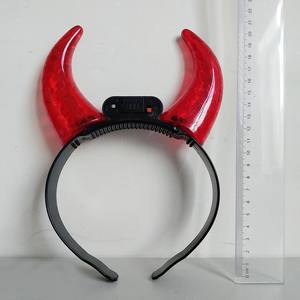 Accessoires de fête d'Halloween promotionnels, cornes de <span class=keywords><strong>diable</strong></span> LED clignotantes, <span class=keywords><strong>corne</strong></span> de bœuf rouge, couronne en cristal ABS, bandeau lumineux personnalisé avec logo - Product Image 3