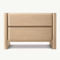 Table de chevet RH NOMA en bois massif, chêne naturel clair avec façade de tiroir arrondie et étagère ouverte, solution de rangement moderne pour chambre à coucher