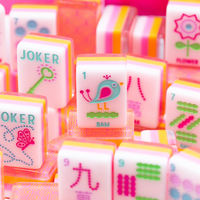 My Fair Mahjong CRYSTAL CONFETTI |   Sorbet rose |   Mahjong avec une touche de couleur et de joie : Ensemble de 160 tuiles de mahjong américaines en acrylique