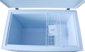 Congélateur <span class=keywords><strong>solaire</strong></span> hors réseau de 150L avec panneau <span class=keywords><strong>solaire</strong></span> <span class=keywords><strong>Réfrigérateur</strong></span> à économie d'énergie pour le marché africain, usage extérieur et domestique - Product Image 3