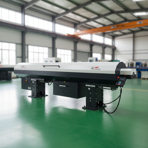 Conçu spécifiquement pour les tours CNC et les tours à tête mobile - Alimentateur de barres Alpha 565 avec changement rapide du diamètre de la barre - Product Image 1