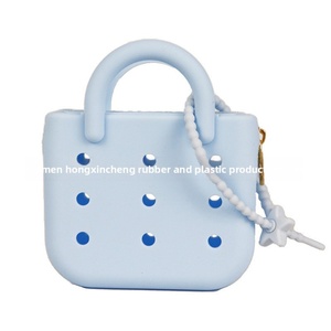 Sac de rangement pour écouteurs mini portable en silicone perforé, motif chiot ou panda, porte-monnaie compact et pratique grande capacité pour femme - Product Image 4
