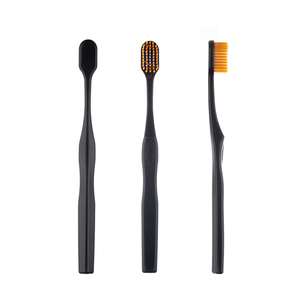 Poils de couleur moyennement durs de qualité supérieure Trou à 360 degrés pour enlever les taches de dents Brosse à dents adulte - Product Image 3