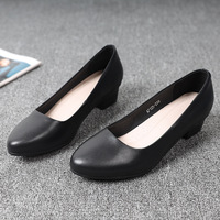 Chaussures de travail professionnelles pour femmes, noires, à talon épais et à bout bas ; Escarpins en cuir pour entretien d'embauche ou hôtesse de l'air, semelle extérieure en caoutchouc