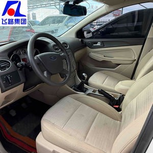 <span class=keywords><strong>Ford</strong></span> <span class=keywords><strong>Focus</strong></span> <span class=keywords><strong>2014</strong></span>, berline classique, 1.8L, boîte de vitesses manuelle, prix bas, 5 places, conduite <span class=keywords><strong>à</strong></span> gauche, intérieur foncé, sièges en tissu, pneus R17 - Product Image 4