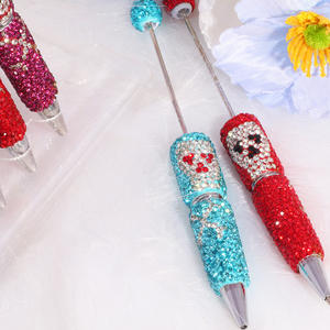 Nuevo diseño DIY dibujos animados Joker Pirata Calavera incrustaciones de diamantes de imitación pluma personalizada estudiante joyería hallazgos componentes - Product Image 3