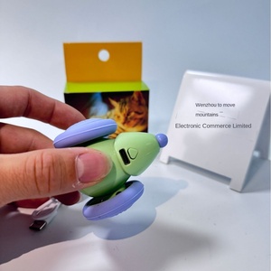 Ratón eléctrico de lujo para gatos con cola luminosa, características de carga inteligentes para evitar obstáculos, hecho de algodón para corredores de mascotas - Product Image 4