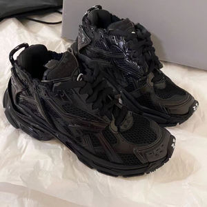Scarpe da Corsa di Lusso con Suola Morbida ed Elastica, Originali in Tessuto a Rete per Running e Sport - Product Image 3