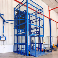 Plateforme élévatrice verticale électrique pour charges lourdes, mini-élévateur de marchandises pour atelier, construction, logistique et stockage.