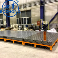 Table de soudage 3D robuste D28 en acier nitridé Q355, poste de travail modulaire avec kit de serrage pour la fabrication métallique