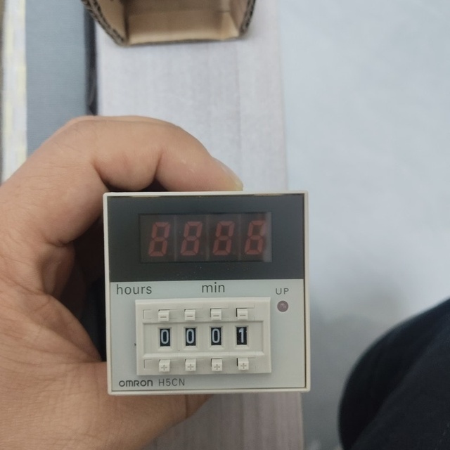 H5CN-XDNM 100-240VAC 50 60Hz 3A 250VAC Digital Timer PLC