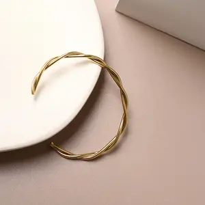 Grosir Wanita 18K Emas Disepuh Perhiasan Minimalis Dapat Diperbesar Kabel Kawat Twisted Stainless Steel Cuff Bangle Gelang