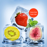 Gefreeze-droogde fruitmix van verse vruchten, niet-GMO, met bosbes, perzik, banaan, vijg, jujube en aardbei.