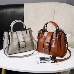 Bolsos de mano para mujer, bandolera, bolso de asa superior, de piel sintética con cremallera, para uso diario, en colores vino, negro, gris y azul real. - Product Image 4