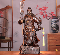 Statue classique en résine de Guan Gong avec hallebarde et épée, sculpture écologique finition peinte à la main pour la décoration intérieure orientale