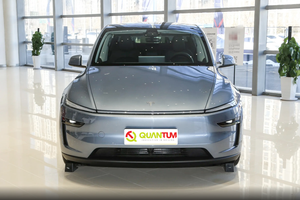 <span class=keywords><strong>Tesla</strong></span> <span class=keywords><strong>Model</strong></span> <span class=keywords><strong>Y</strong></span> 2025 821 km Noir 4 roues motrices Bleu profond Véhicules électriques purs SUV de taille moyenne Voiture de sport de luxe Voitures <span class=keywords><strong>Tesla</strong></span> - Product Image 2