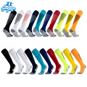 Logo personnalisé athlétique hommes chaussettes <span class=keywords><strong>de</strong></span> football personnalisé <span class=keywords><strong>bas</strong></span> doux course <span class=keywords><strong>Compression</strong></span> genou haut coton tricot jeunesse Sport Grip chaussettes - Product Image 1