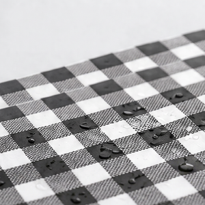 Papel de Envoltura de Alimentos Impermeable y Antigrasa, Libre de PFAS, con Diseño de Cuadros Negros - Product Image 1
