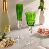 Verre à vin rouge rétro perlé à pied, Flûte à champagne, Verre à vin coloré à pied haut et nervuré verticalement pour table de mariage et de fête