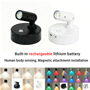 Lampe murale à induction magnétique, veilleuse LED intelligente avec capteur, RGB et 3 couleurs réglables, commande tactile, rechargeable par USB - Product Image 1
