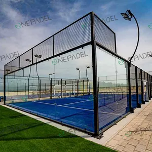 Tingkatkan pengalaman tenis Padel Anda dengan lapangan berkualitas tinggi dan kaca panorama.