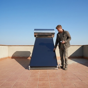 Chauffe-eau <span class=keywords><strong>solaire</strong></span> électrique autonome extérieur pressurisé 100L en acier inoxydable, contrôlé par application, à branchement direct, pour usage domestique, garantie 10 ans - Product Image 1