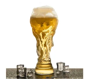 Tazza di birra creativa dei trofeo di calcio dei regali della tazza di vetro borosilicato all'ingrosso dalla cina