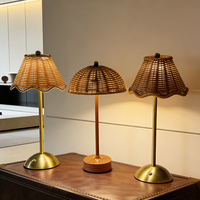 Lampe de table moderne en rotin synthétique unique, rechargeable et à intensité variable, éclairage décoratif pour salon, bureau et restaurant à domicile